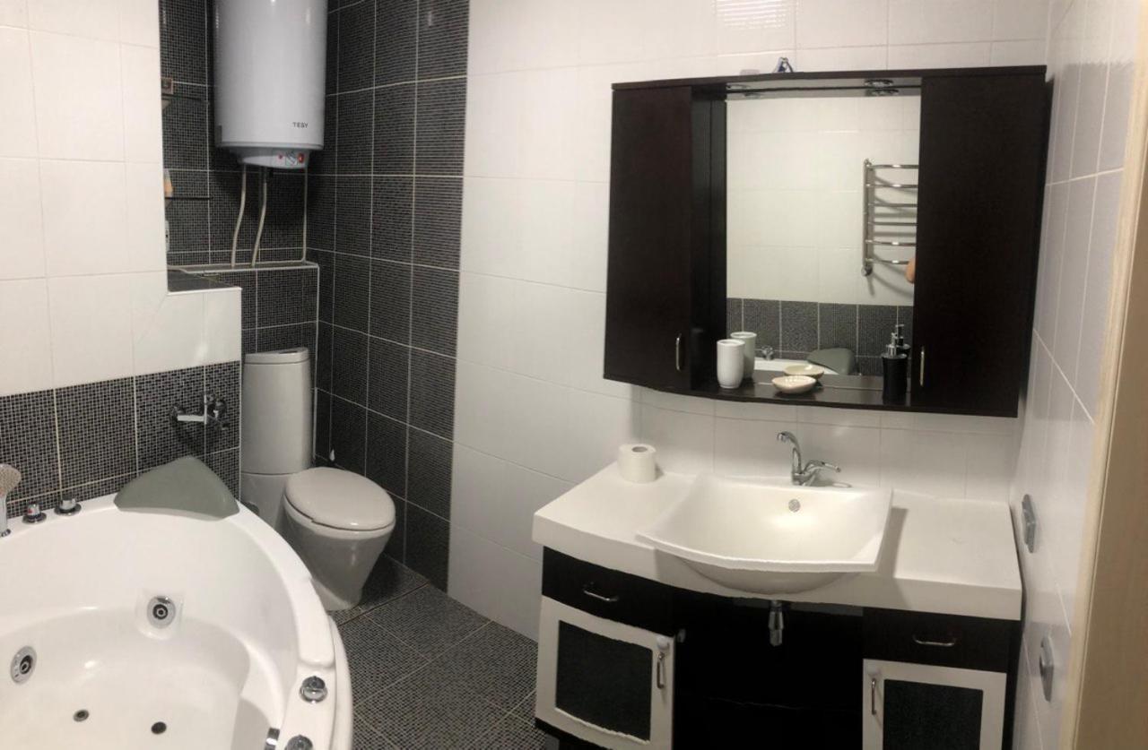 Appartement "Нова Аркадія", Вид Моря Та Міста à Odessa Extérieur photo